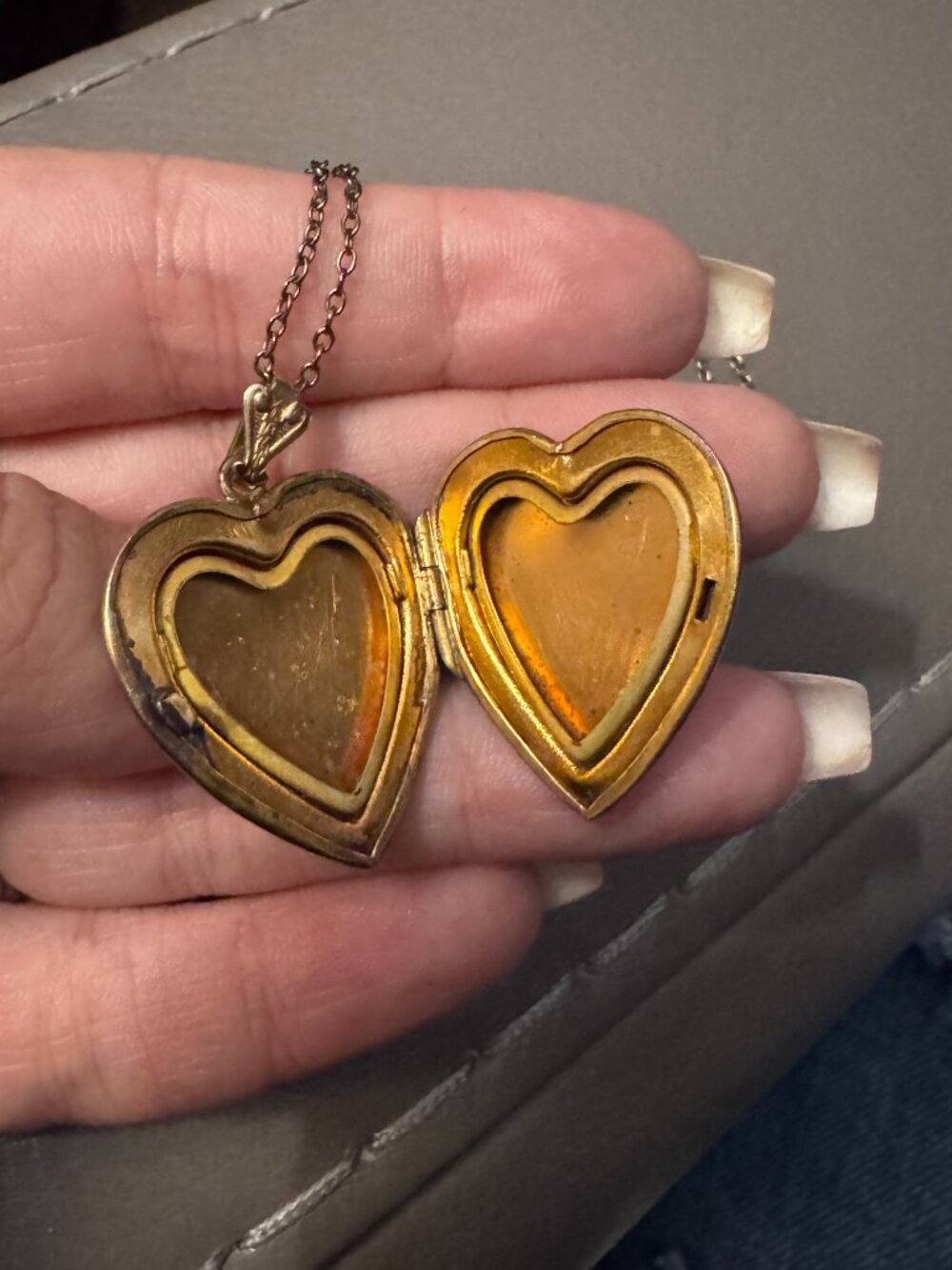 VINTAGE Ladye Fayre Gold Locket - Picture 2 of 6